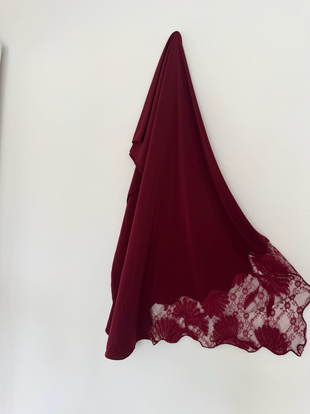 Voile Hijab dentelle premium bordeaux